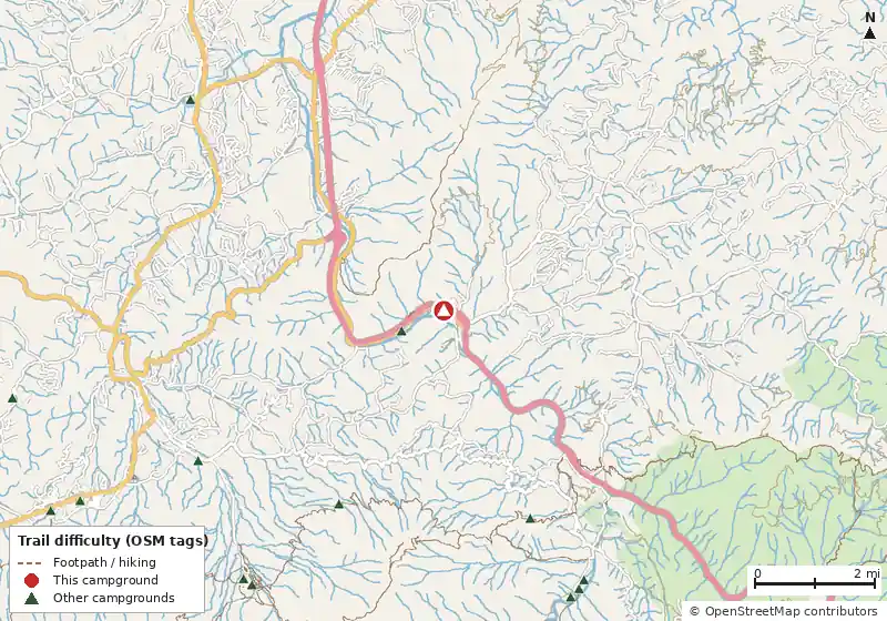 Map of roads, water and trails within about 5 miles of Fox Fire Riverside Campground