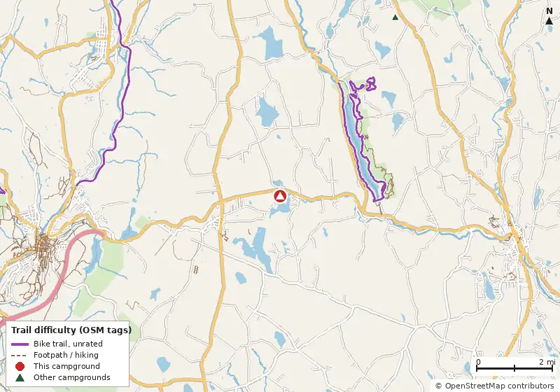 Map of roads, water and trails within about 5 miles of Keen Lake Camping and Cottage Resort, with bike trails colored by their OpenStreetMap difficulty tags