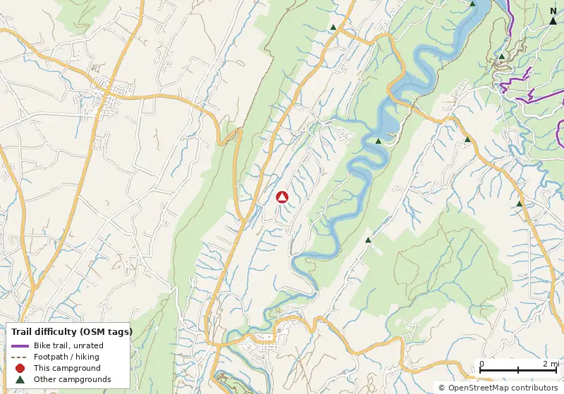 Map of roads, water and trails within about 5 miles of Raystown Ridge Camp, with bike trails colored by their OpenStreetMap difficulty tags