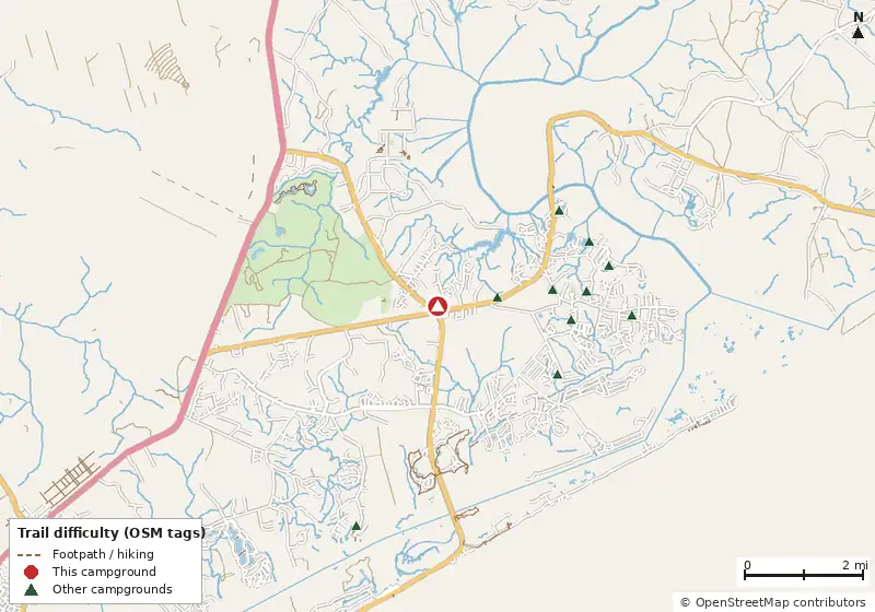 Map of roads, water and trails within about 5 miles of Silver Sands Campgrounds and RV Park